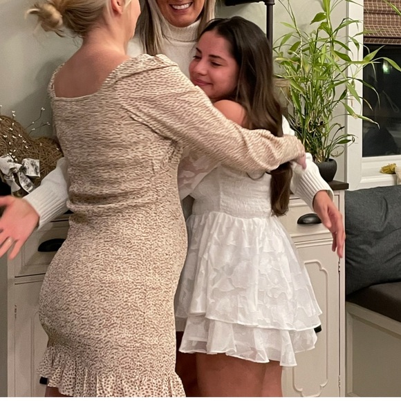 Lulu’s | white floral romper - Picture 8 of 8